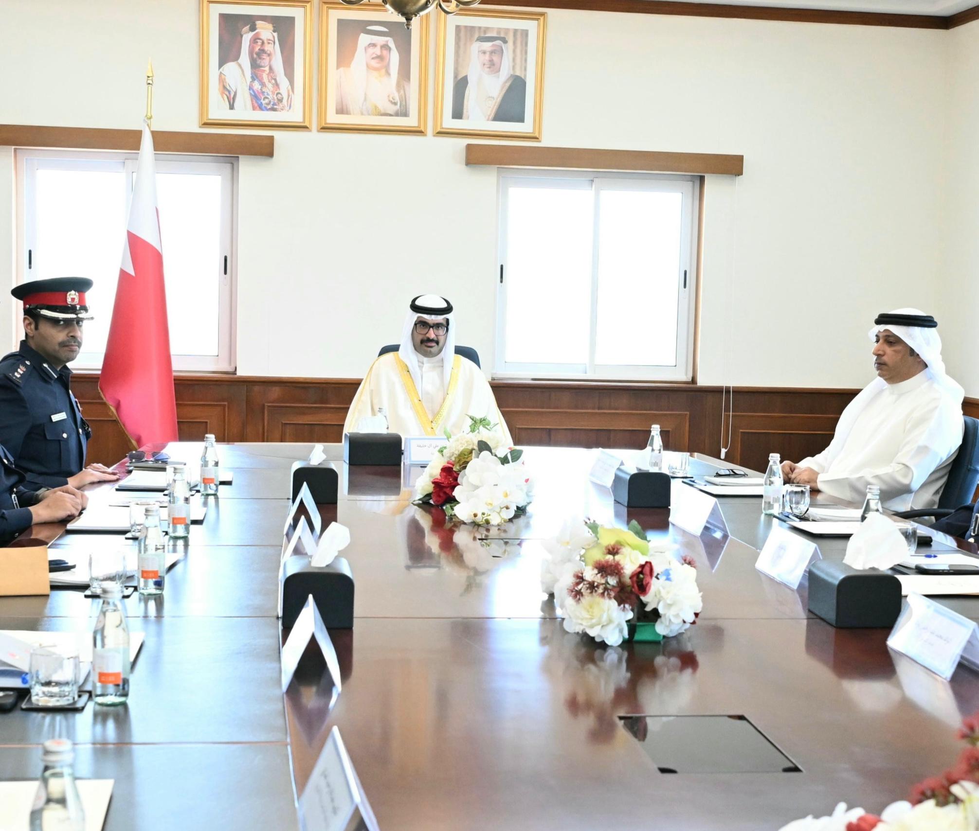 سمو محافظ المحافظة الجنوبية يترأس اجتماع اللجنة الأمنية ويعلن الاستعدادات لإطلاق المبادرات والبرامج الأمنية الرائدة<